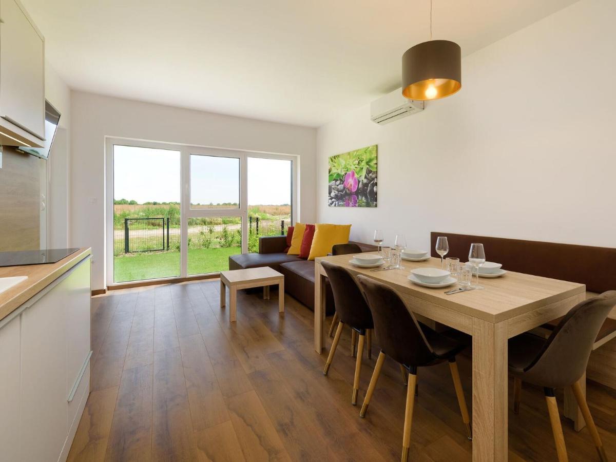 Apartment With Pool, Roof Terrace, Garden Zsira Luaran gambar