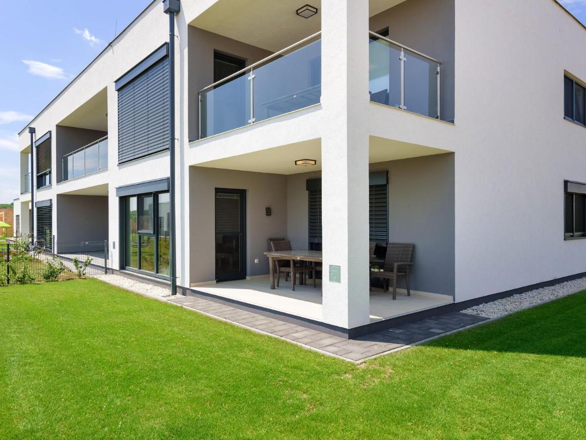 Apartment With Pool, Roof Terrace, Garden Zsira Luaran gambar